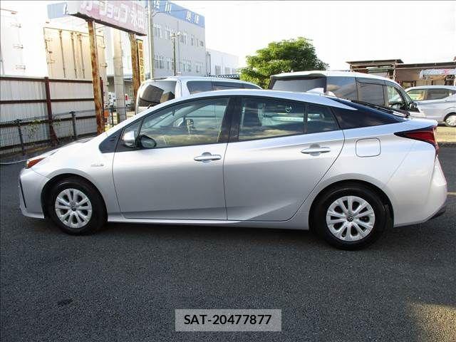 Toyota PRIUS 2019-03 8131935-7
