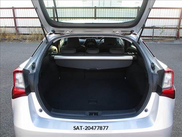 Toyota PRIUS 2019-03 8131935-8