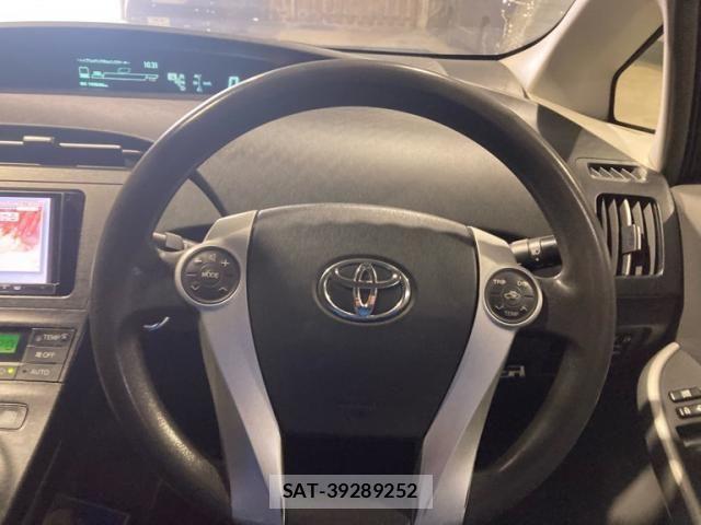 Toyota PRIUS 2009-11 8131964-12