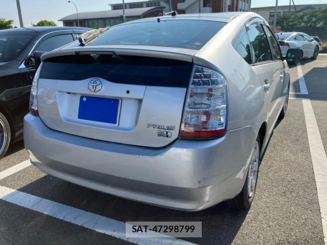 Toyota PRIUS 2009-01 8131954-1