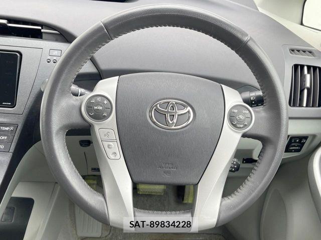 Toyota PRIUS 2009-06 8131947-10