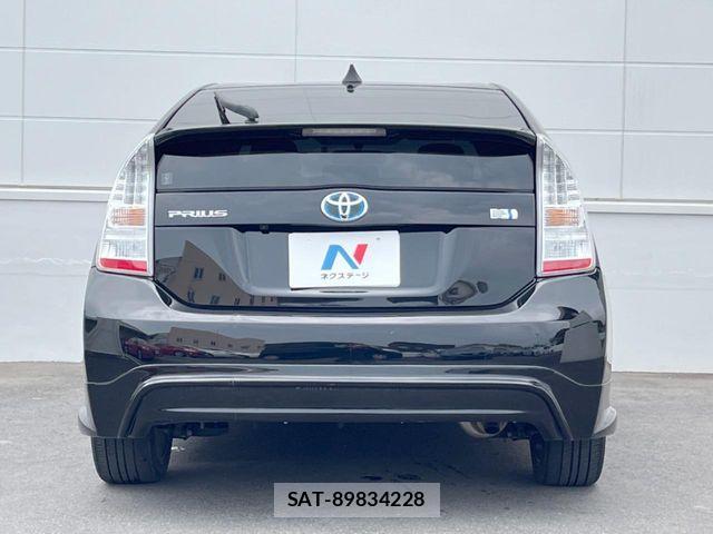 Toyota PRIUS 2009-06 8131947-13