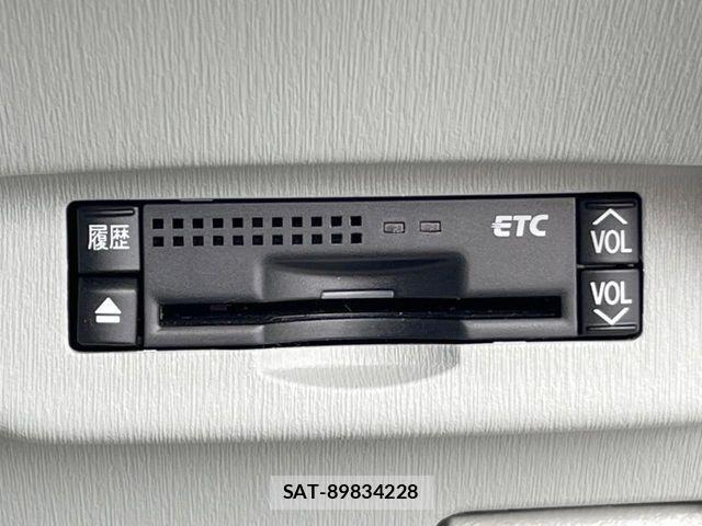 Toyota PRIUS 2009-06 8131947-4