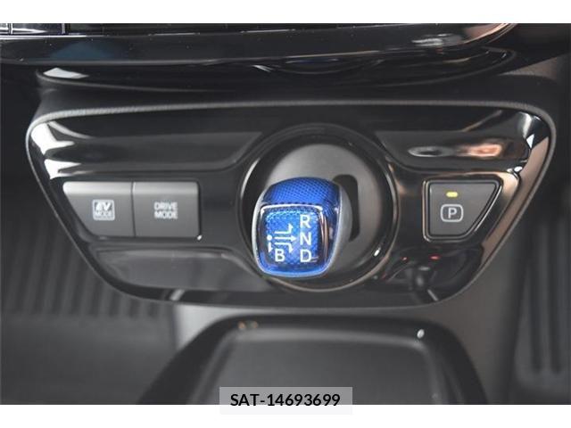 Toyota PRIUS 2022-04 8131927-15