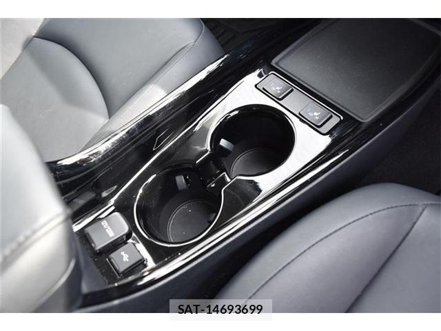 Toyota PRIUS 2022-04 8131927-19