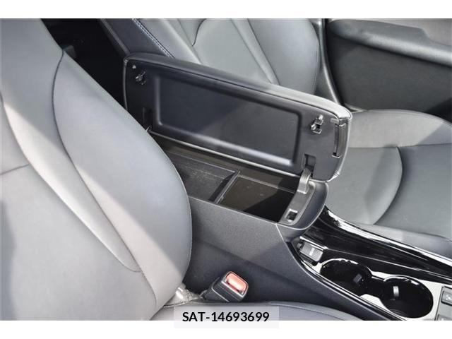 Toyota PRIUS 2022-04 8131927-22