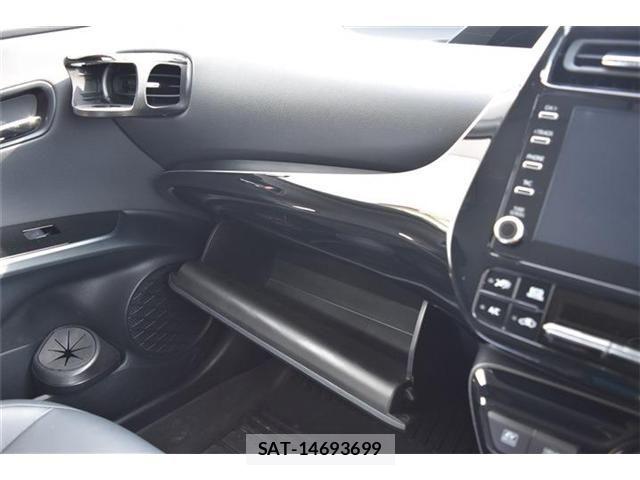Toyota PRIUS 2022-04 8131927-23
