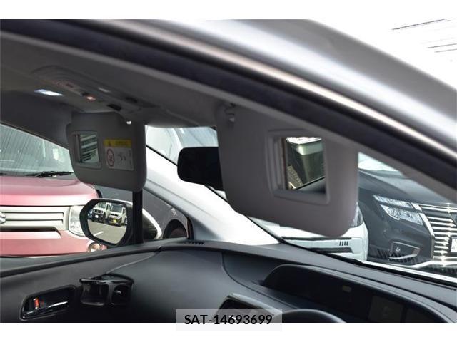 Toyota PRIUS 2022-04 8131927-25
