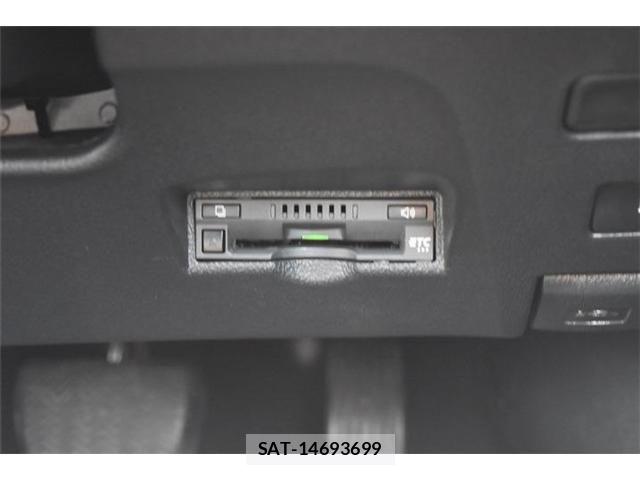 Toyota PRIUS 2022-04 8131927-2