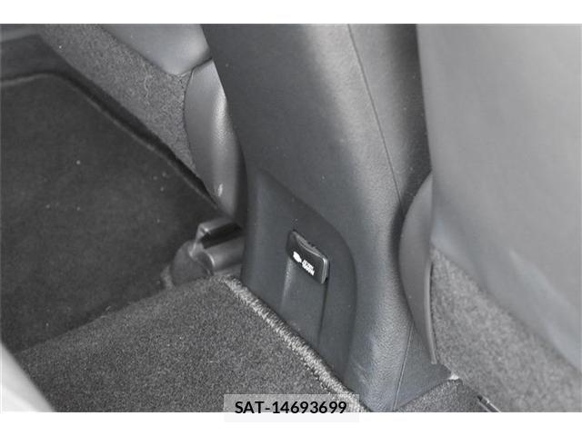 Toyota PRIUS 2022-04 8131927-29
