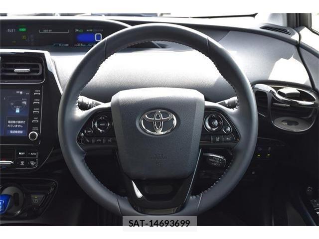 Toyota PRIUS 2022-04 8131927-5