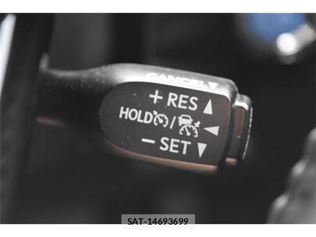 Toyota PRIUS 2022-04 8131927-8