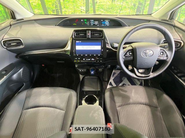 Toyota PRIUS 2020-01 8131930-1