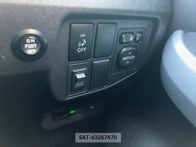 Toyota PRIUS 2012-07 8131951-15