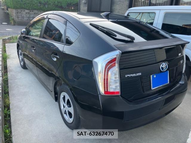 Toyota PRIUS 2012-07 8131951-4