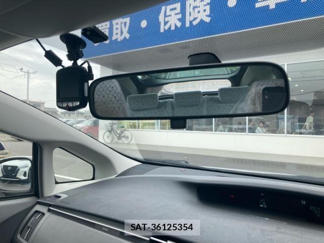 Toyota PRIUS 2010-05 8131957-25