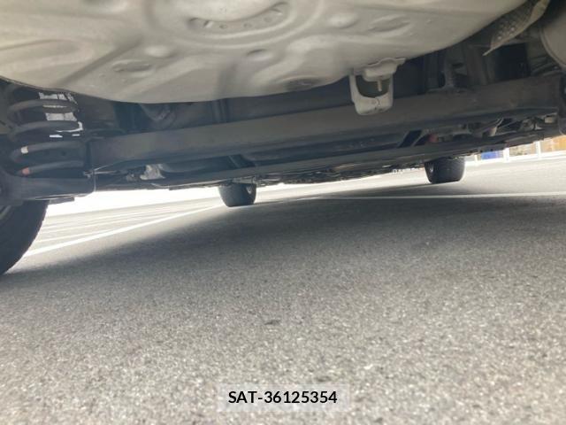 Toyota PRIUS 2010-05 8131957-8