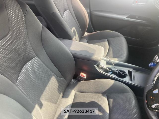 Toyota PRIUS 2019-08 8131943-10
