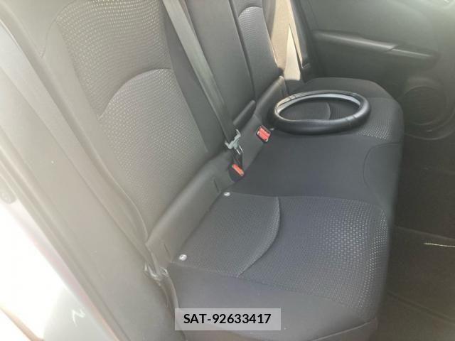 Toyota PRIUS 2019-08 8131943-12