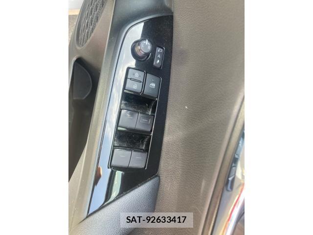 Toyota PRIUS 2019-08 8131943-14