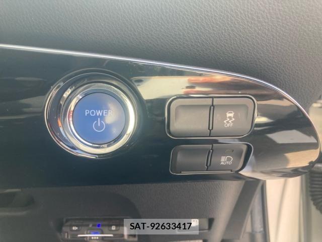 Toyota PRIUS 2019-08 8131943-15
