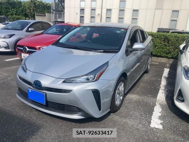 Toyota PRIUS 2019-08 8131943-1