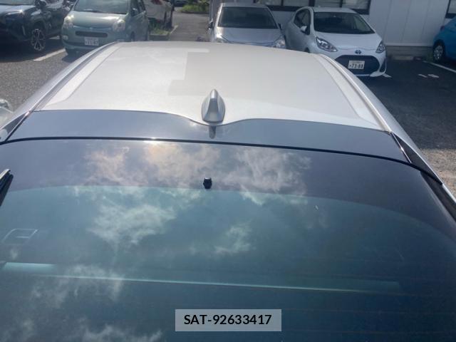 Toyota PRIUS 2019-08 8131943-4