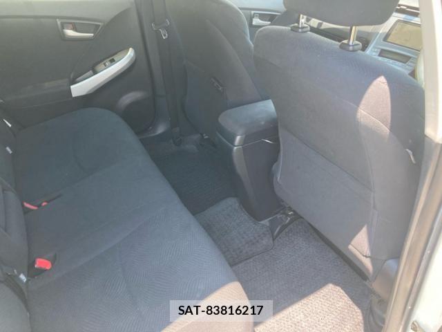 Toyota PRIUS 2012-06 8131962-16