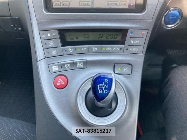 Toyota PRIUS 2012-06 8131962-23
