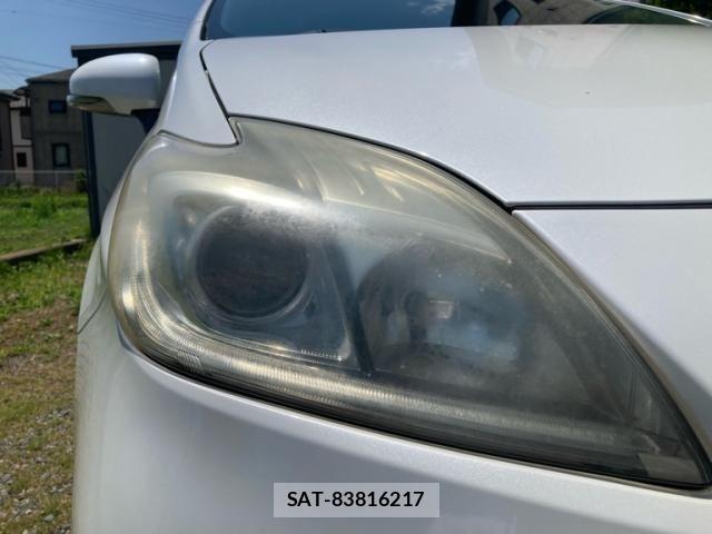 Toyota PRIUS 2012-06 8131962-3