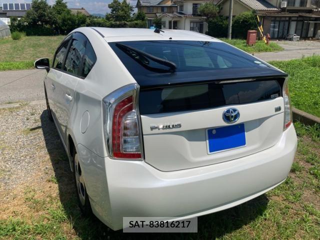 Toyota PRIUS 2012-06 8131962-4