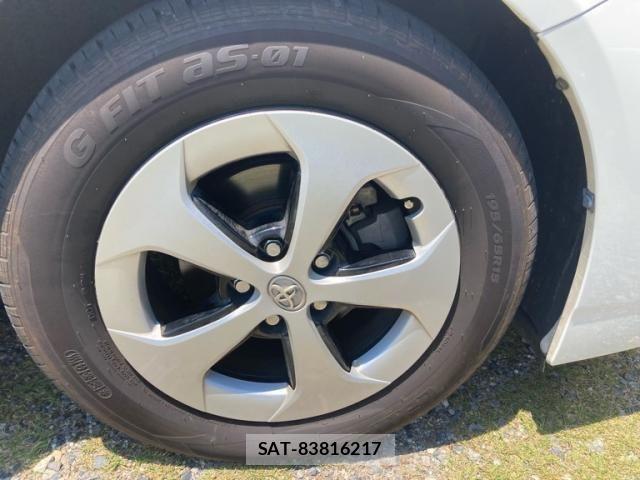 Toyota PRIUS 2012-06 8131962-8