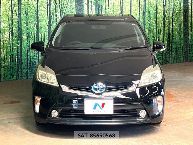 Toyota PRIUS 2013-07 8131946-12