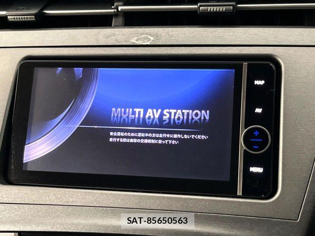 Toyota PRIUS 2013-07 8131946-2