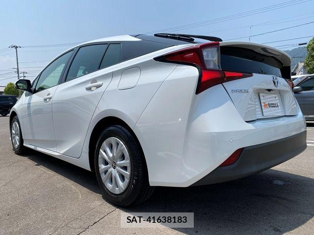 Toyota PRIUS 2021-07 8131934-8