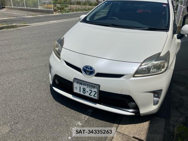 Toyota PRIUS 2014-04 8131955-1