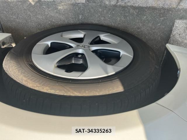 Toyota PRIUS 2014-04 8131955-5