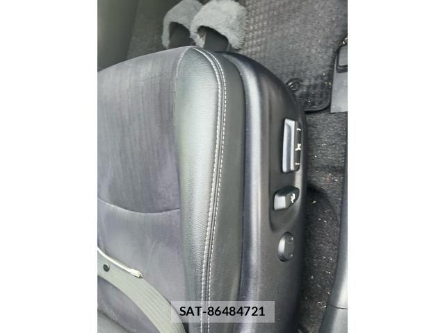 Toyota PRIUS 2013-08 8131963-11