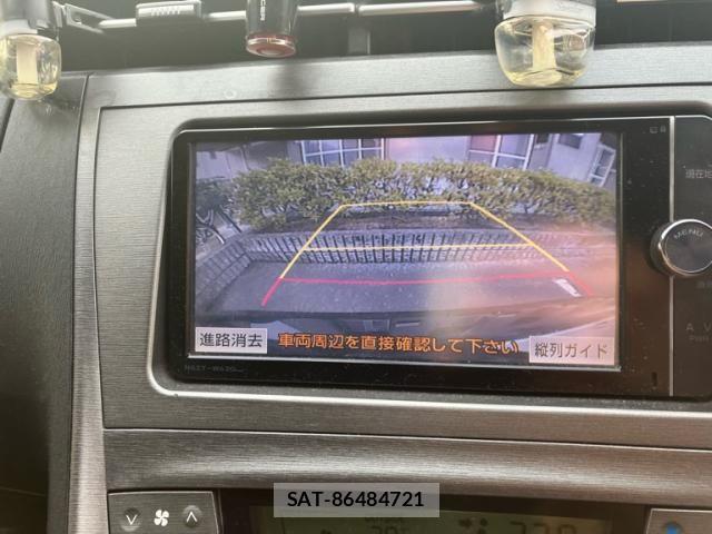 Toyota PRIUS 2013-08 8131963-19