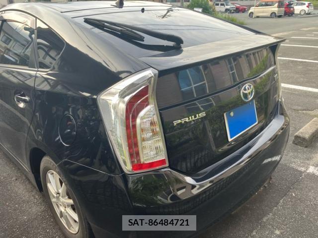 Toyota PRIUS 2013-08 8131963-2