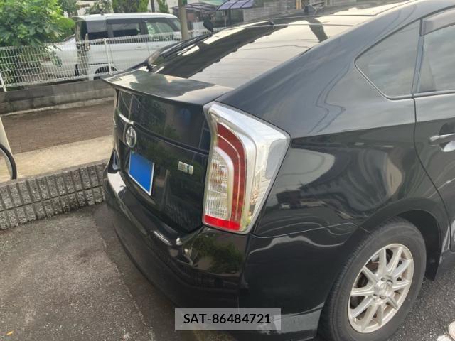 Toyota PRIUS 2013-08 8131963-3