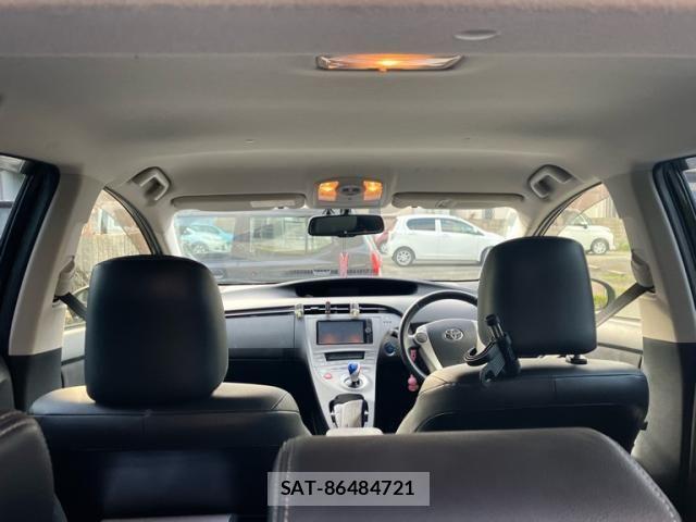 Toyota PRIUS 2013-08 8131963-7