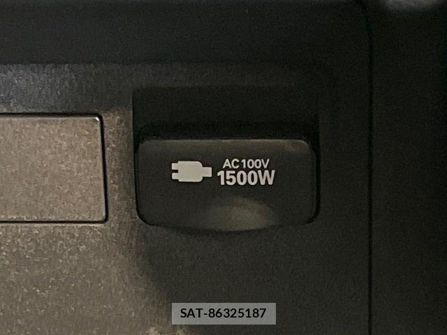 Toyota PRIUS 2025-04 8131915-6