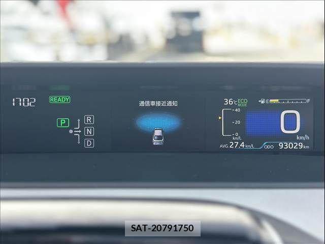 Toyota PRIUS 2017-11 8131933-11
