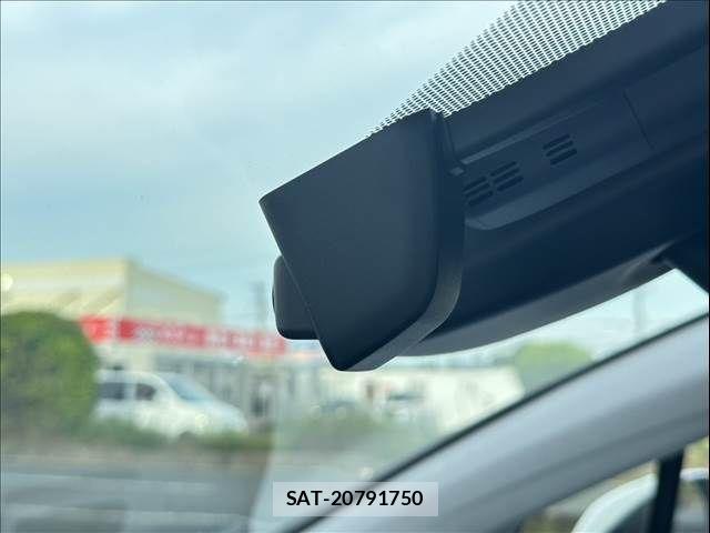 Toyota PRIUS 2017-11 8131933-15