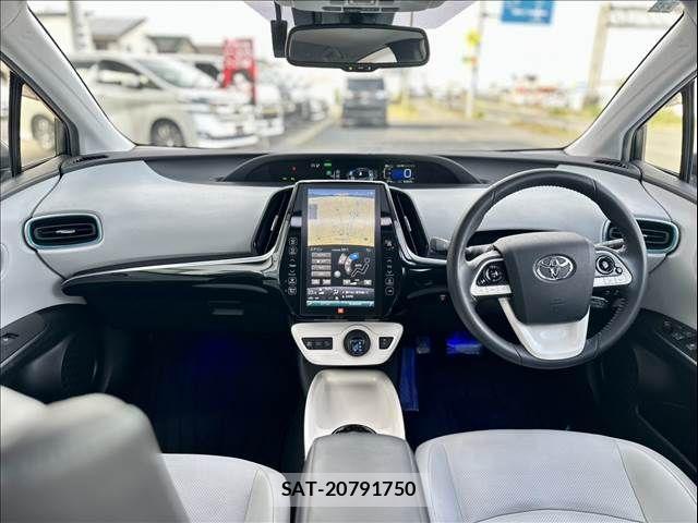 Toyota PRIUS 2017-11 8131933-1