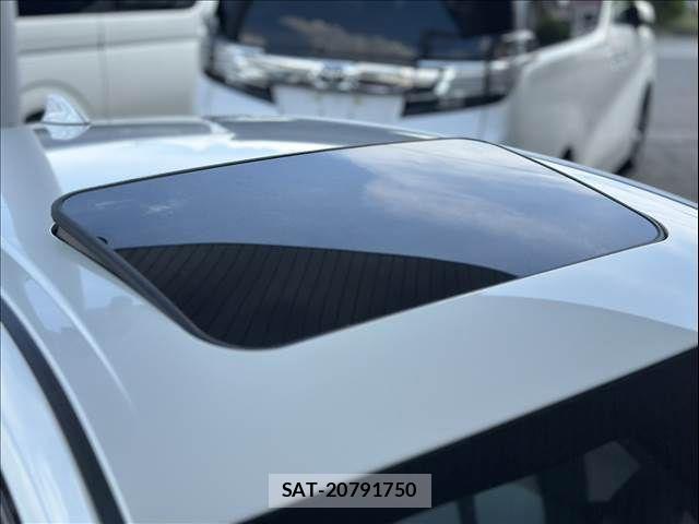 Toyota PRIUS 2017-11 8131933-4