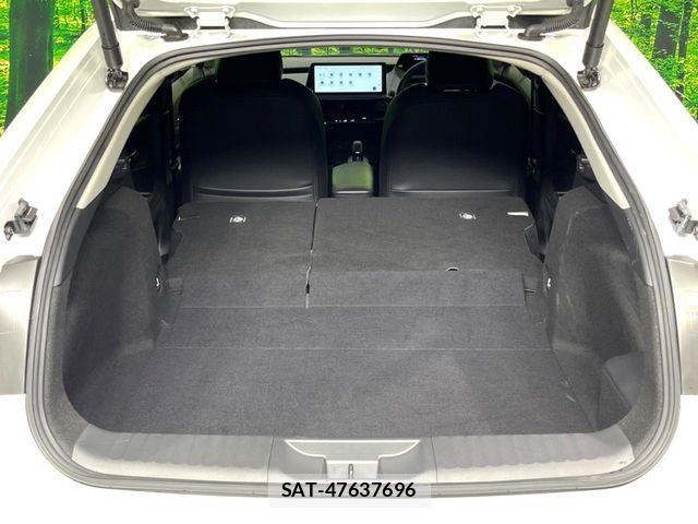 Toyota PRIUS 2023-10 8146436-10