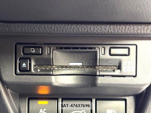 Toyota PRIUS 2023-10 8146436-7