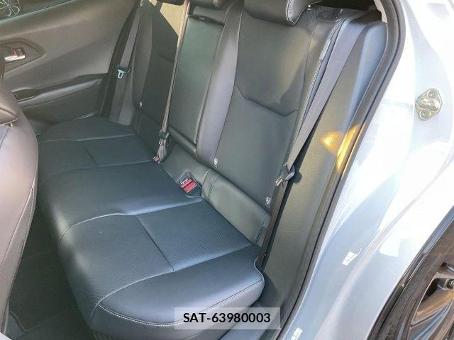 Toyota PRIUS 2025-04 8146421-12